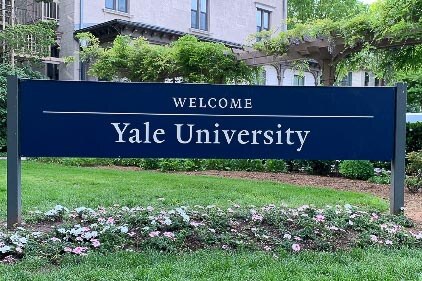 Yale Univ Sign